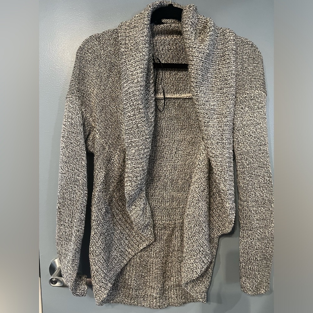 Apt 9 sweater